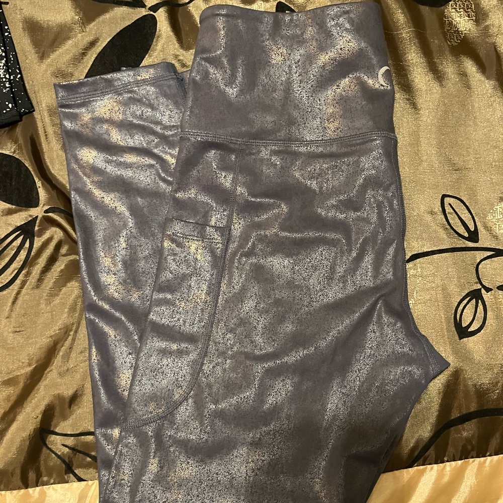 Zyia Copper Distressed leggings